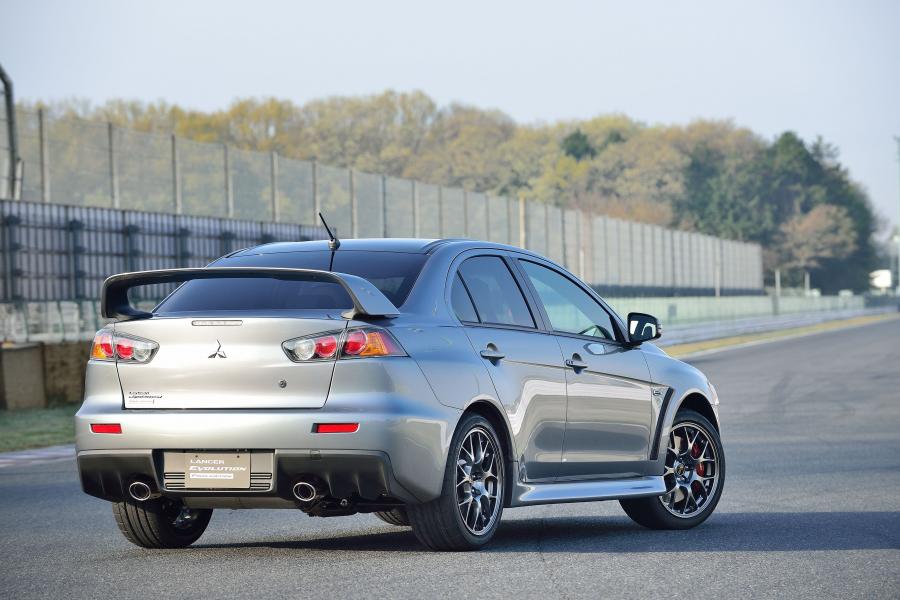  Mitsubishi Lancer Evolution X Final Edition 2015 года  (фото 12 из 30)